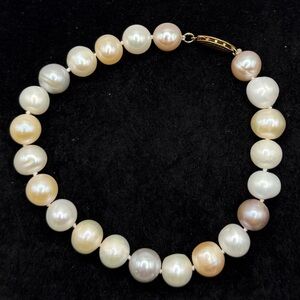 Natural Pearl Bracelet 14K Gold Clasp 8”